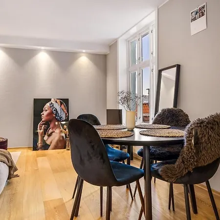 Bergens Nr1 Smau I Enkel Innsjekk I Sjoutsikt