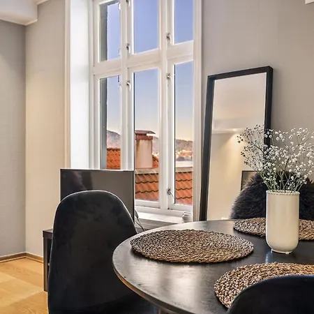 Apartment Bergens Nr1 Smau I Enkel Innsjekk I Sjoutsikt Bergen